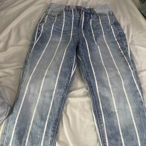 american eagle mom jeans